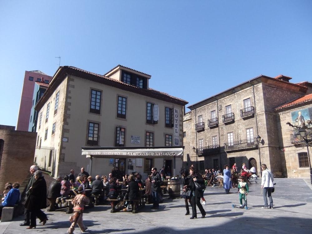 Gijón La Casona De Jovellanos酒店