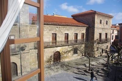 吉翁卡索纳·德·乔维拉诺斯（La Casona De Jovellanos Gijón）
